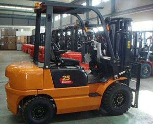 CPCD20 2 Forklift τετράτροχου Drive τόνου 20km/H με τη μηχανή diesel