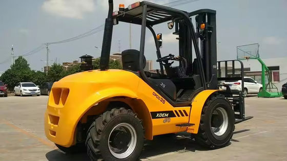 3.5 τόνων ανελκυστήρας σε ακατάστατο έδαφος με ιαπωνικό κινητήρα