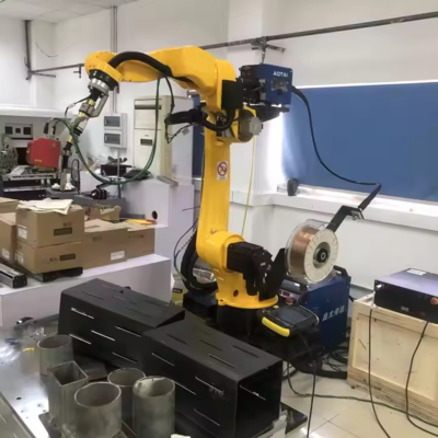 Ωφέλιμο φορτίο 10kg, Εμβέλεια 1700mm, Βραχίονας Βιομηχανικού Ρομπότ 6 Αξόνων, Αυτόματη Συγκόλληση MIG από ανοξείδωτο χάλυβα, Ρομποτικός Βραχίονας Συγκόλλησης 6 αξόνων